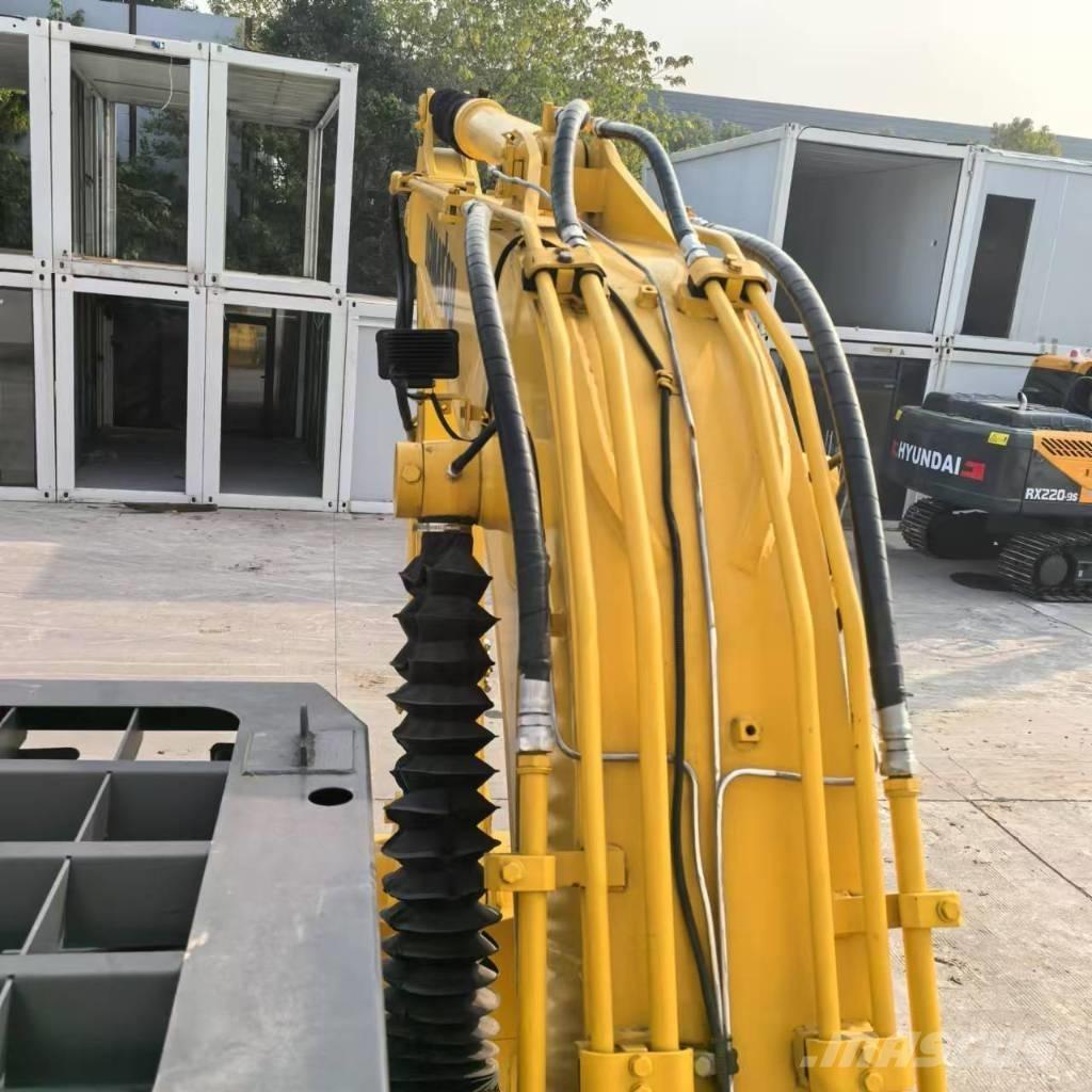 Komatsu PC 130 Средни екскаватори 7т - 12т