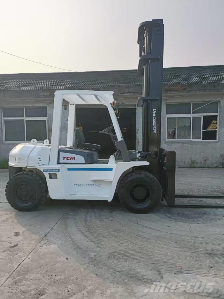 TCM FD 70 Z8 Каросерии