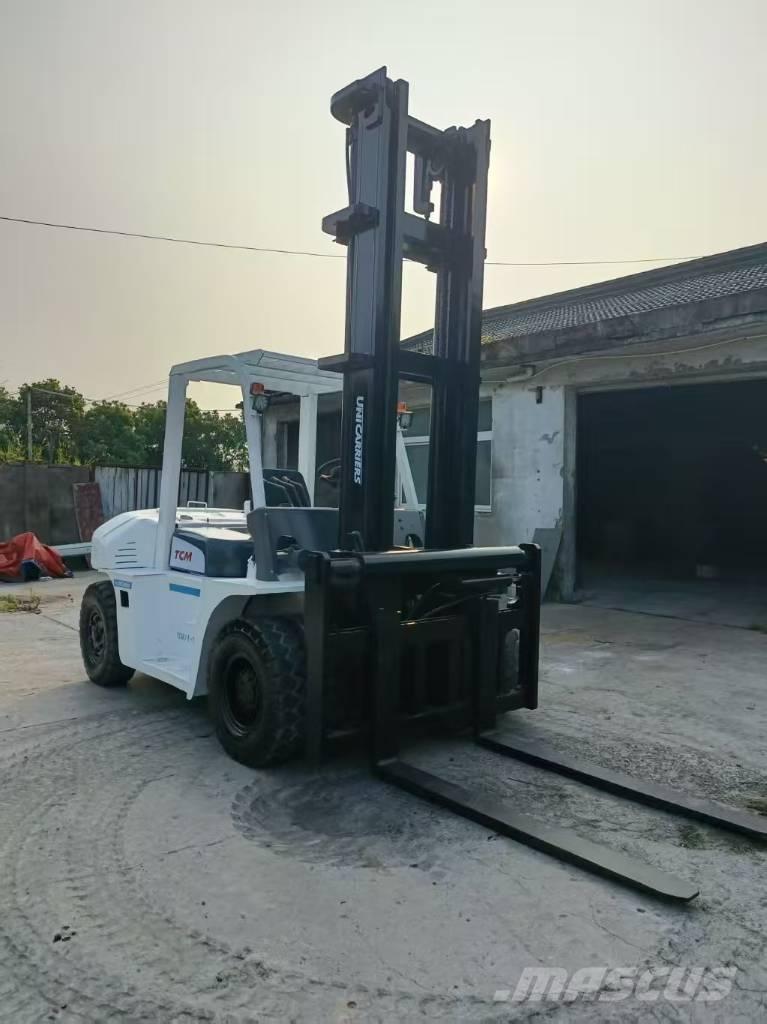 TCM FD 70 Z8 Каросерии