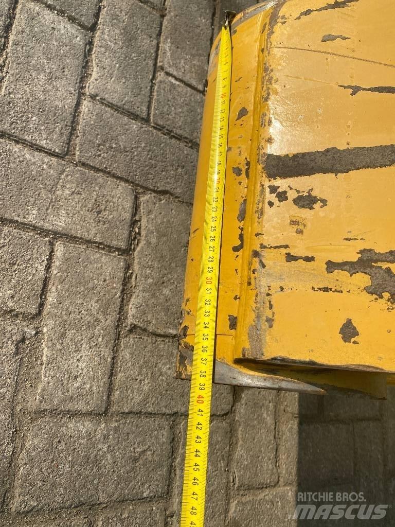 CAT Overslag arm Товарачи със заден ескаватор