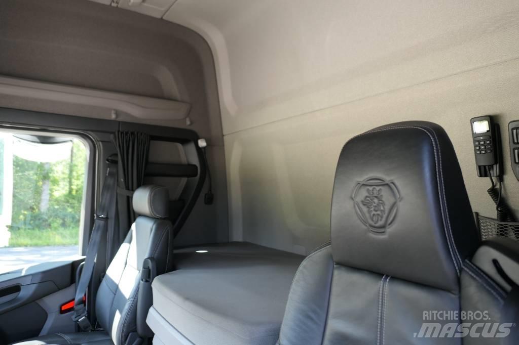 Scania G500B6x2NB Камиони с кран с кука