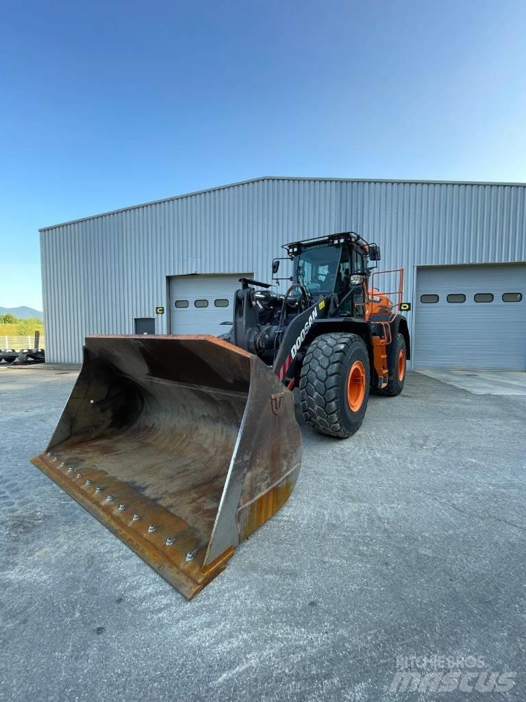 Doosan DL 320-7 Колесни товарачи