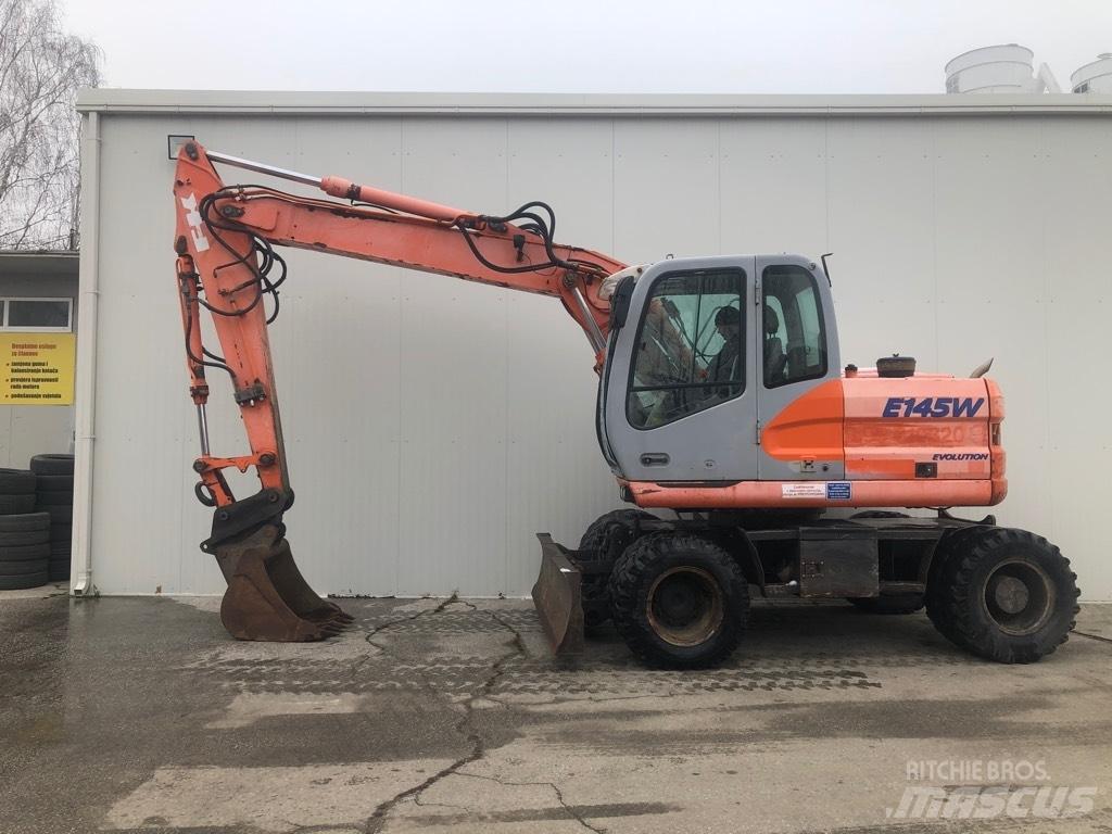 Fiat-Kobelco E 145 W Колесни екскаватори