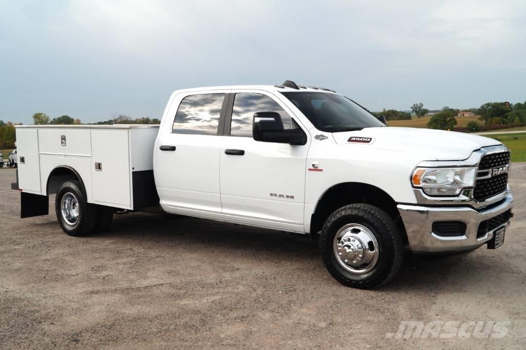 RAM 3500 SLT Пикапи