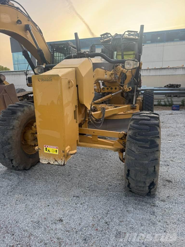 CAT 140 M Грейдери