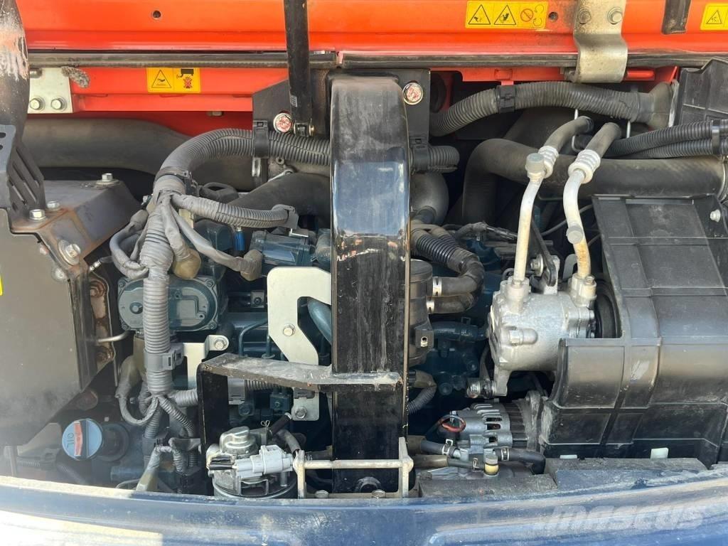 Kubota KX080 Средни екскаватори 7т - 12т