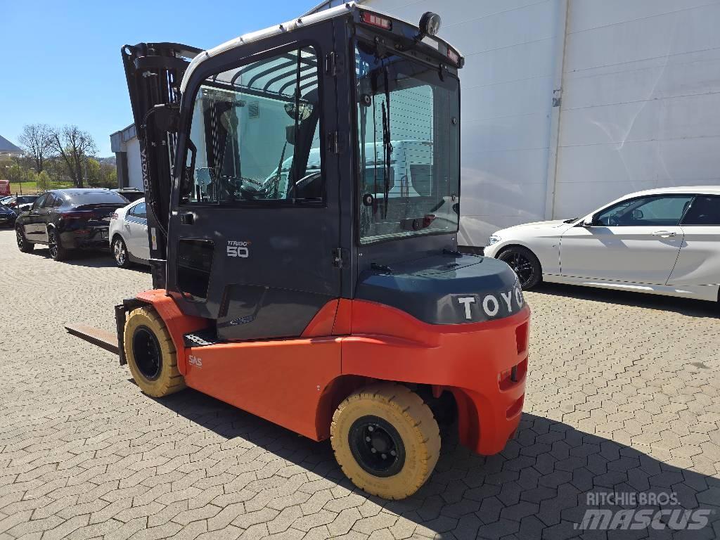 Toyota Traigo 80 Електрически вилични кари-повдигачи