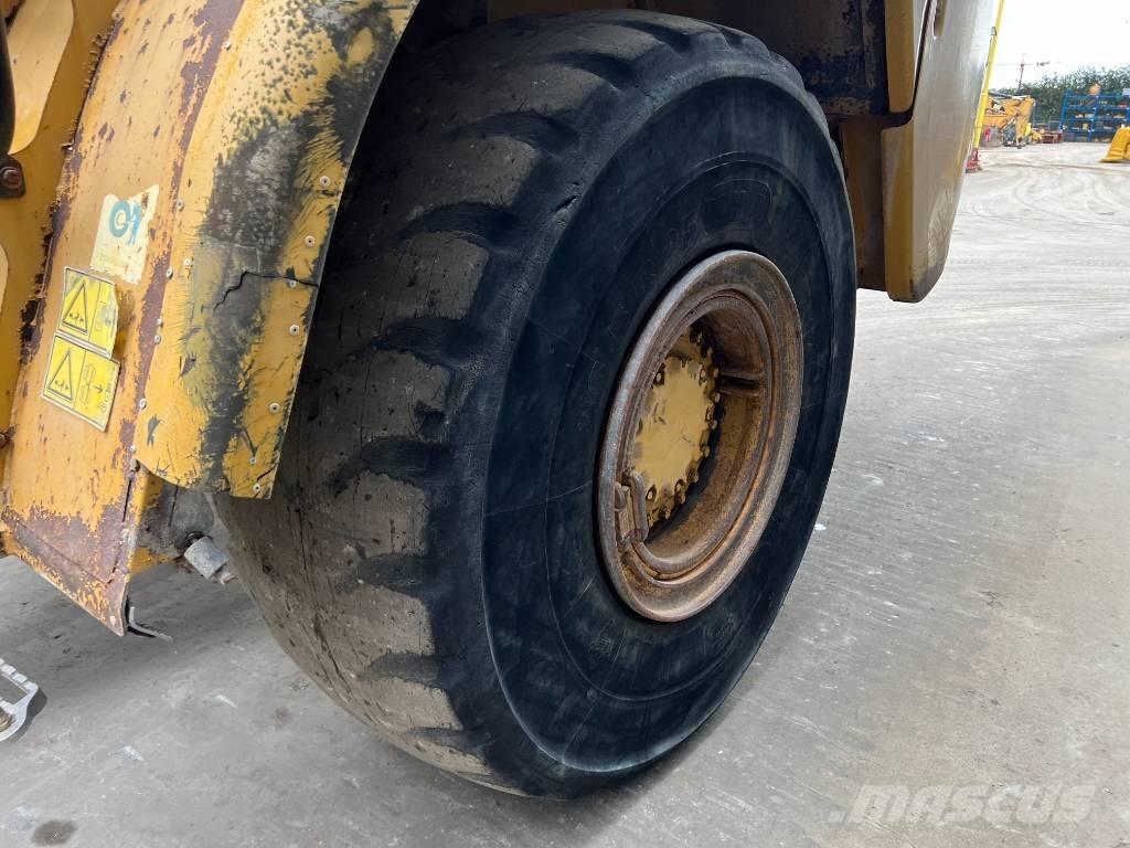 CAT 735 Дъмпери/моторни превозни средства