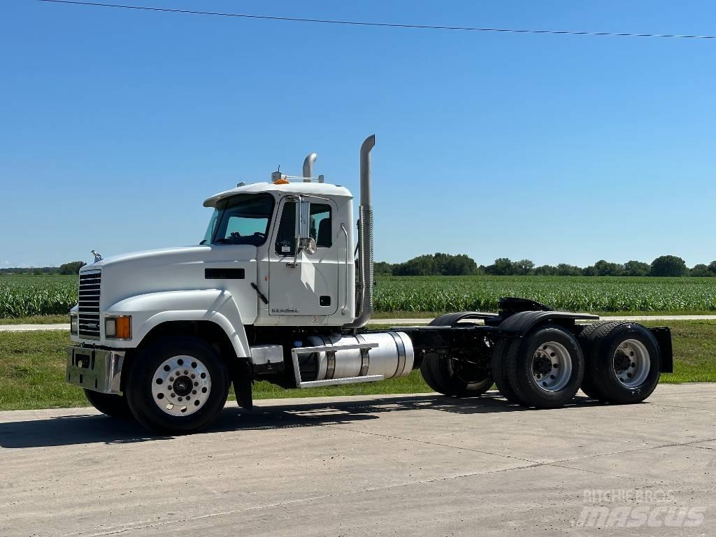 Mack CH 613 Влекачи