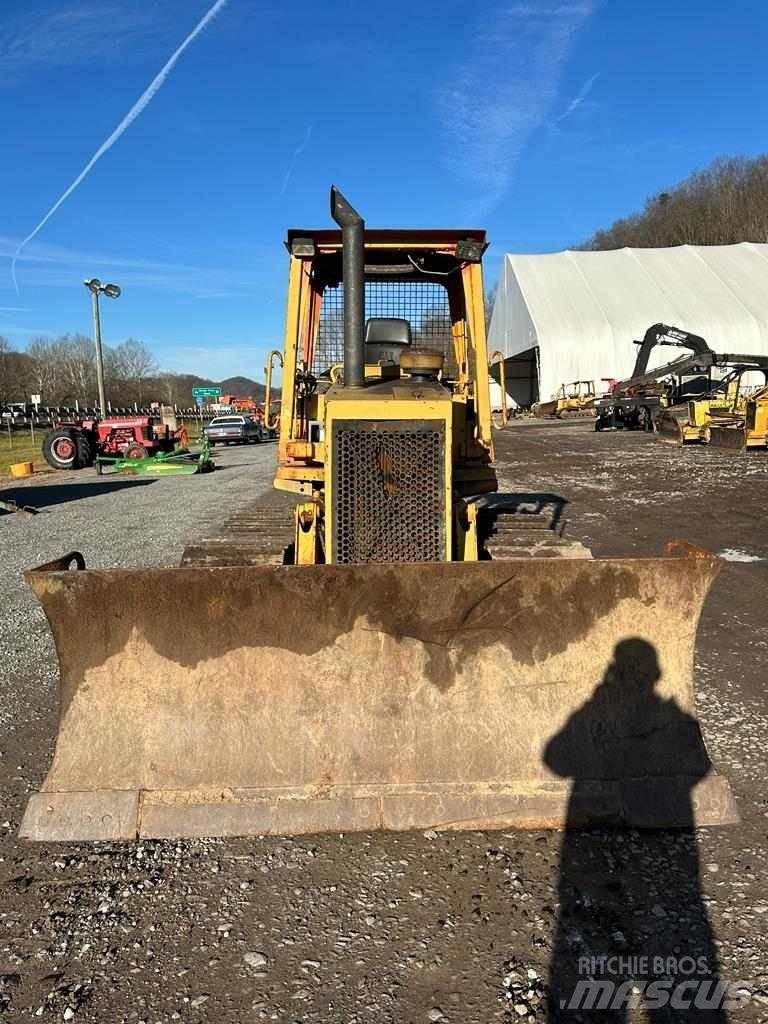 CAT D5C Верижни булдозери
