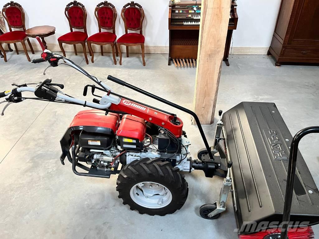 Emaq MAK 18 Автоматични метачки с четки