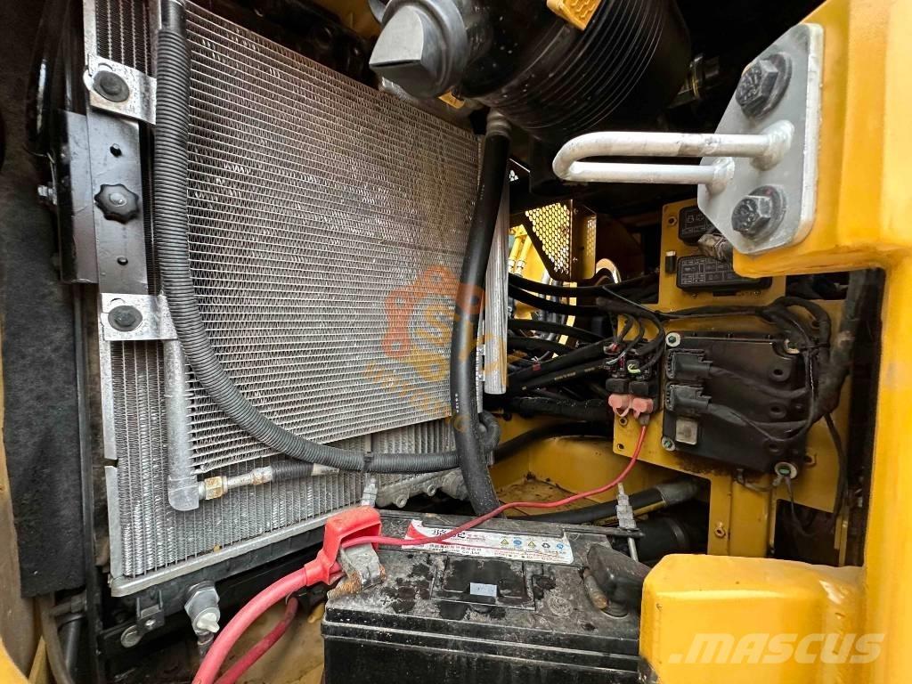 CAT 310 Верижен екскаватор