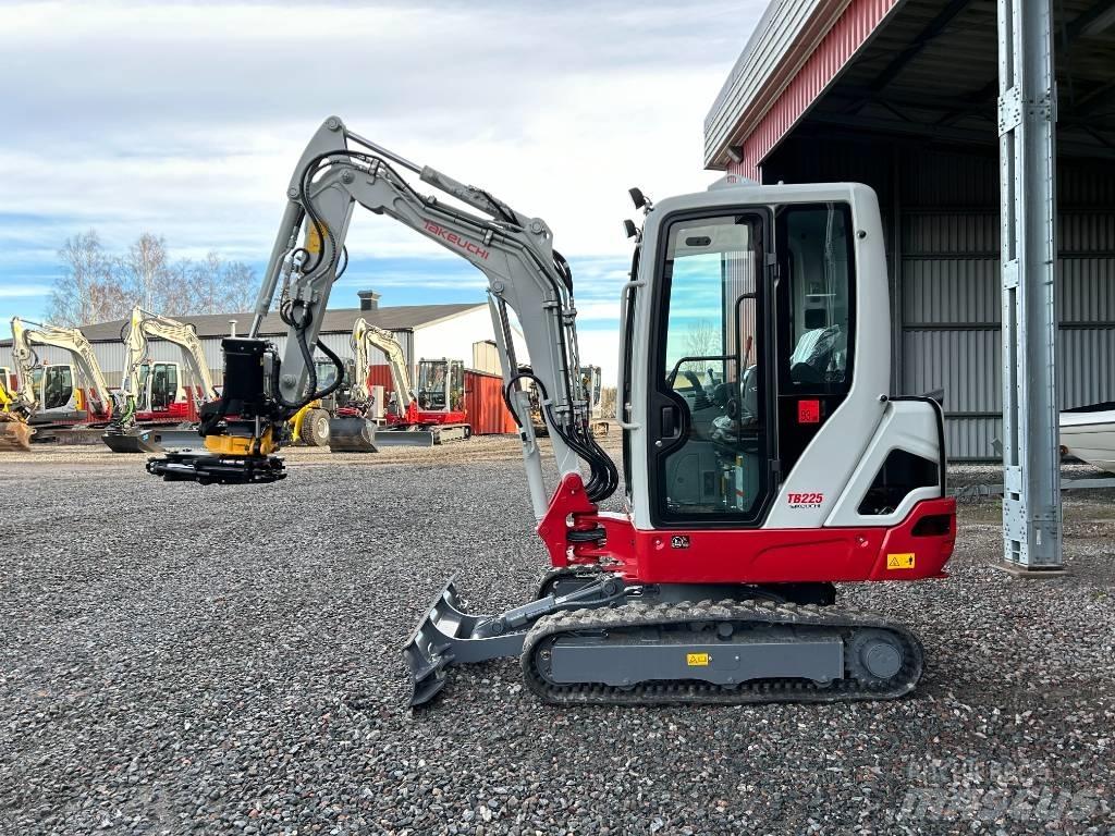 Takeuchi TB225 Мини екскаватори < 7 т