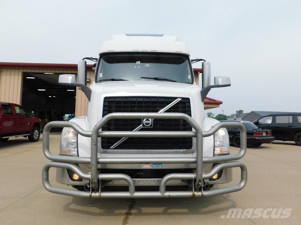Volvo VNL Влекачи