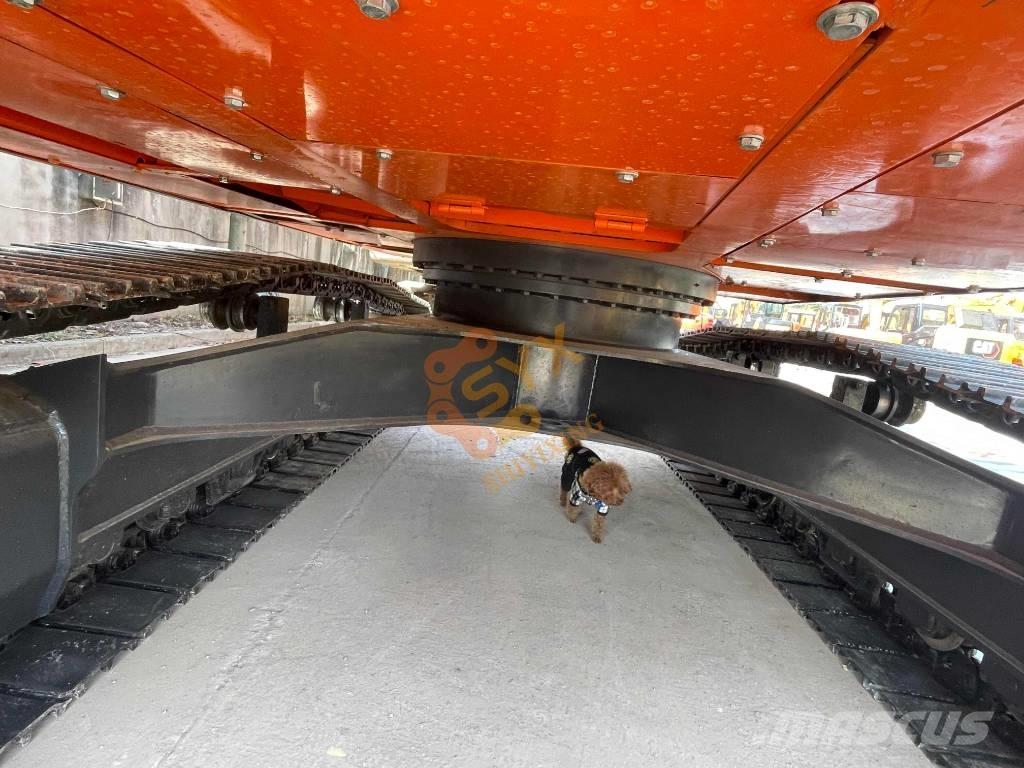 Doosan DX 225 LC Верижен екскаватор