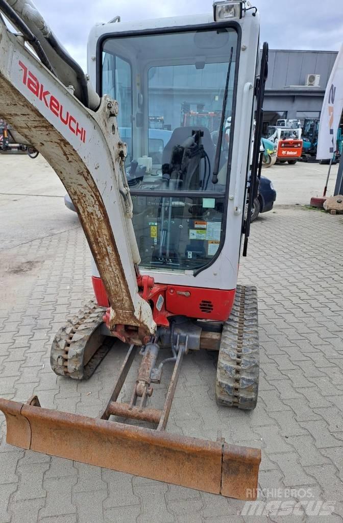 Takeuchi TB 216 Мини екскаватори < 7 т