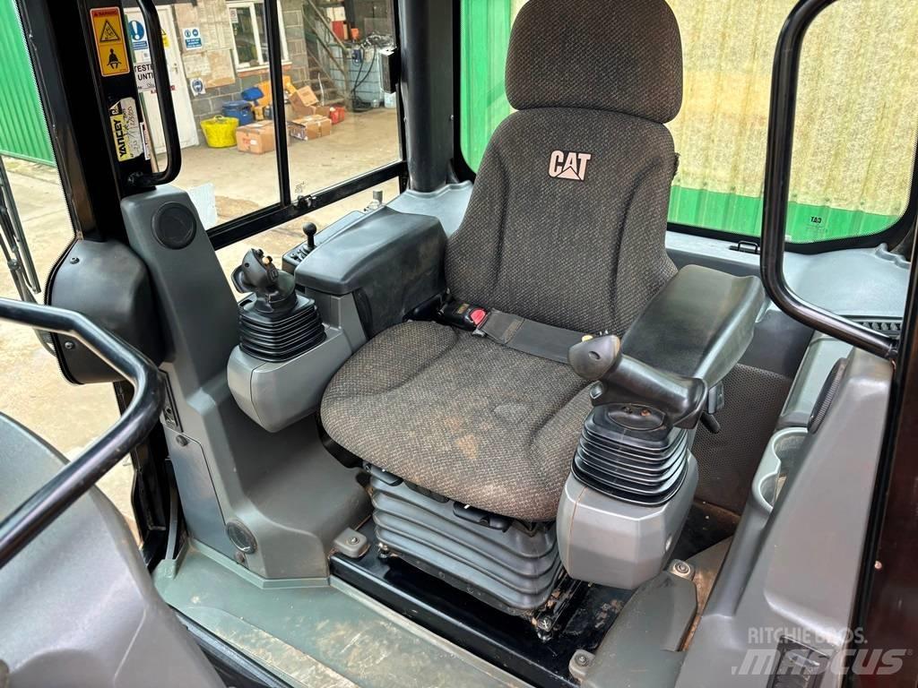 CAT D 6 K 2 LGP Верижни булдозери
