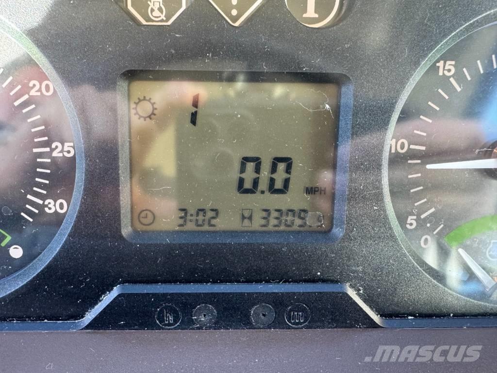 John Deere 6120 Трактори