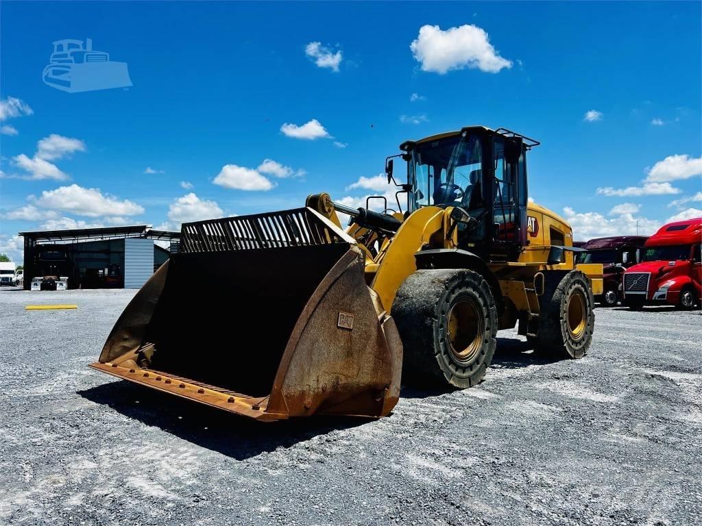 CAT 938 M Колесни товарачи