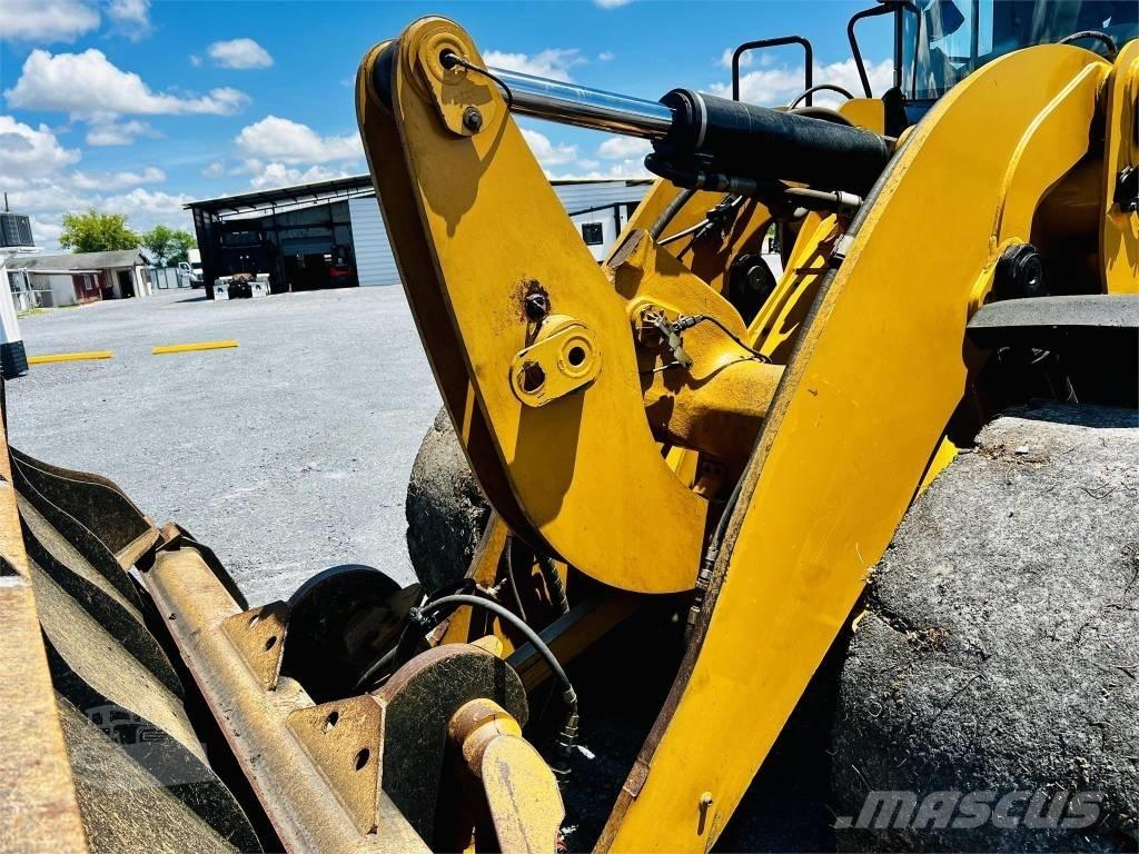 CAT 938 M Колесни товарачи