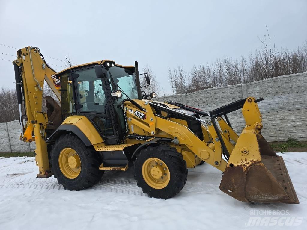 CAT 432 Товарач със заден ексватор
