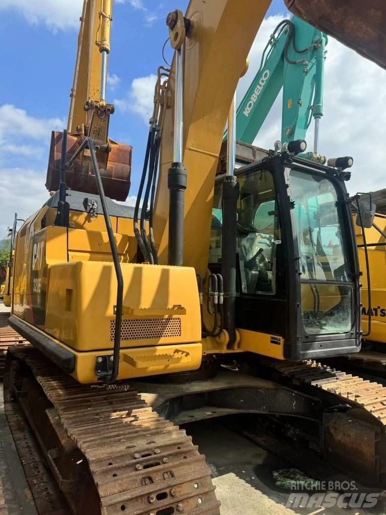 CAT 320 E Средни екскаватори 7т - 12т