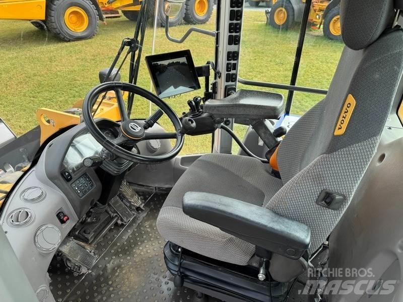 Volvo L 120 H Колесни товарачи
