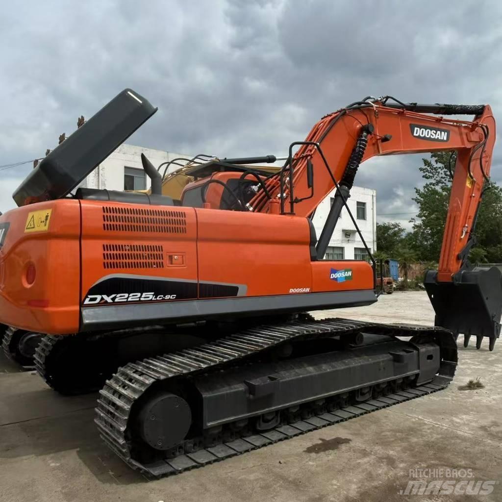 Doosan 225LC-9 Верижен екскаватор