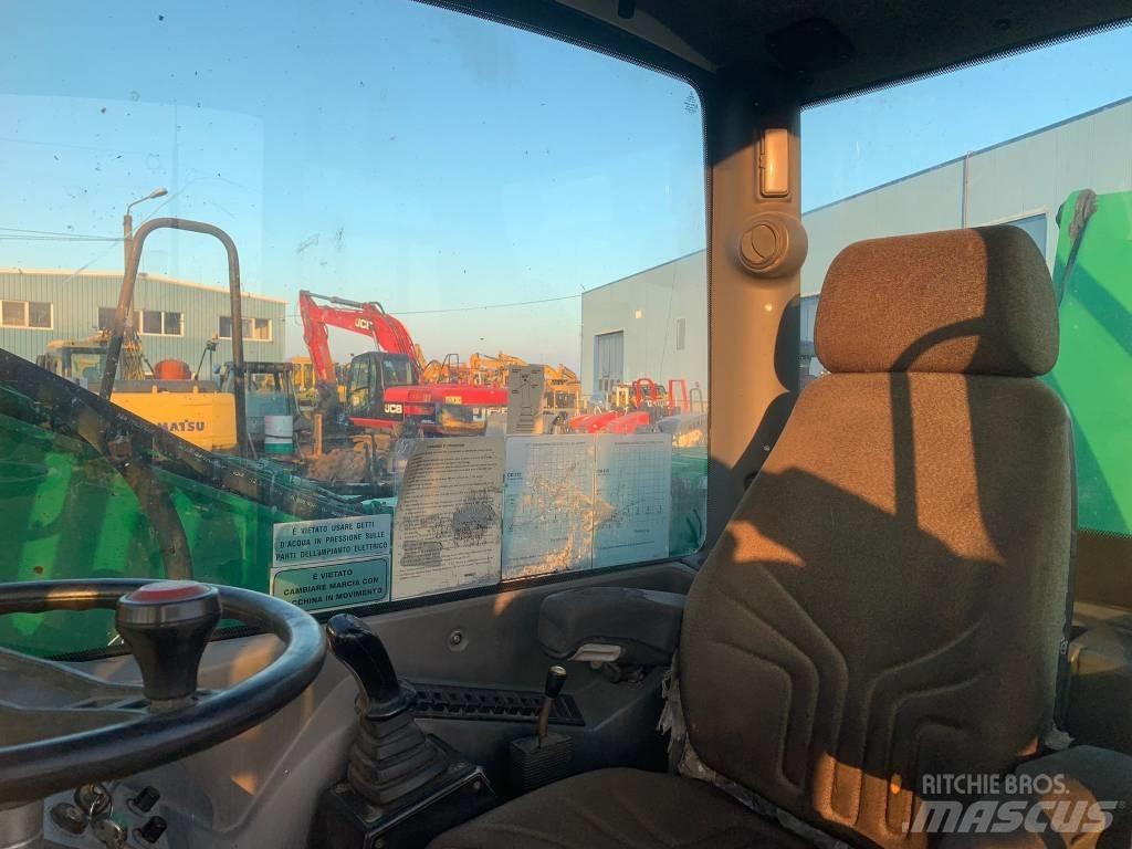 Minelli CM210 Колесни екскаватори