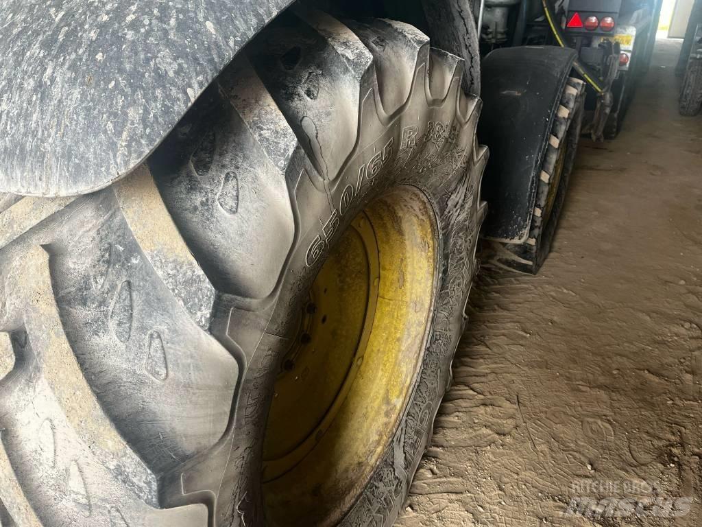 John Deere 6820 Трактори