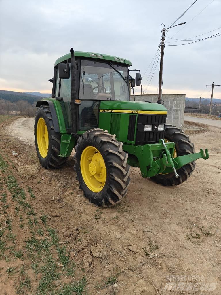 John Deere 6100 Трактори