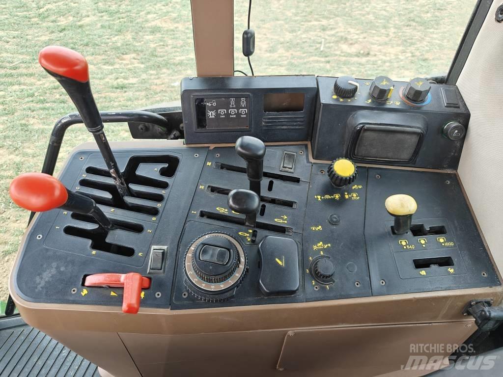 John Deere 6100 Трактори