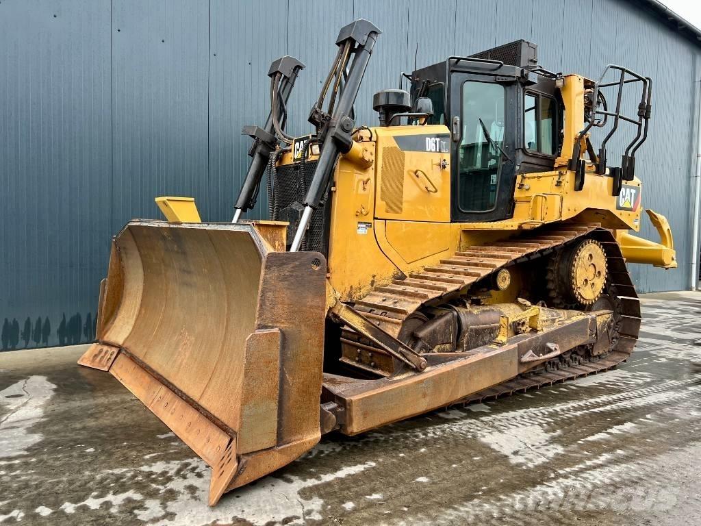 CAT D6T XL Верижни булдозери

