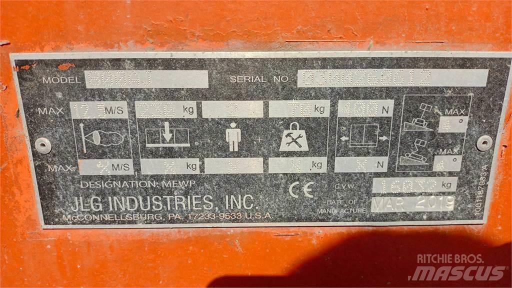 JLG 800AJ Съчленени стрелови подемници