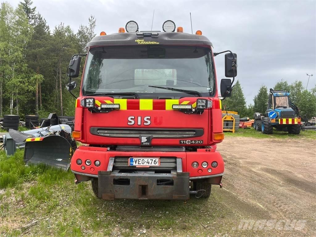 Sisu E11 420 Общински/универсални превозни средства

