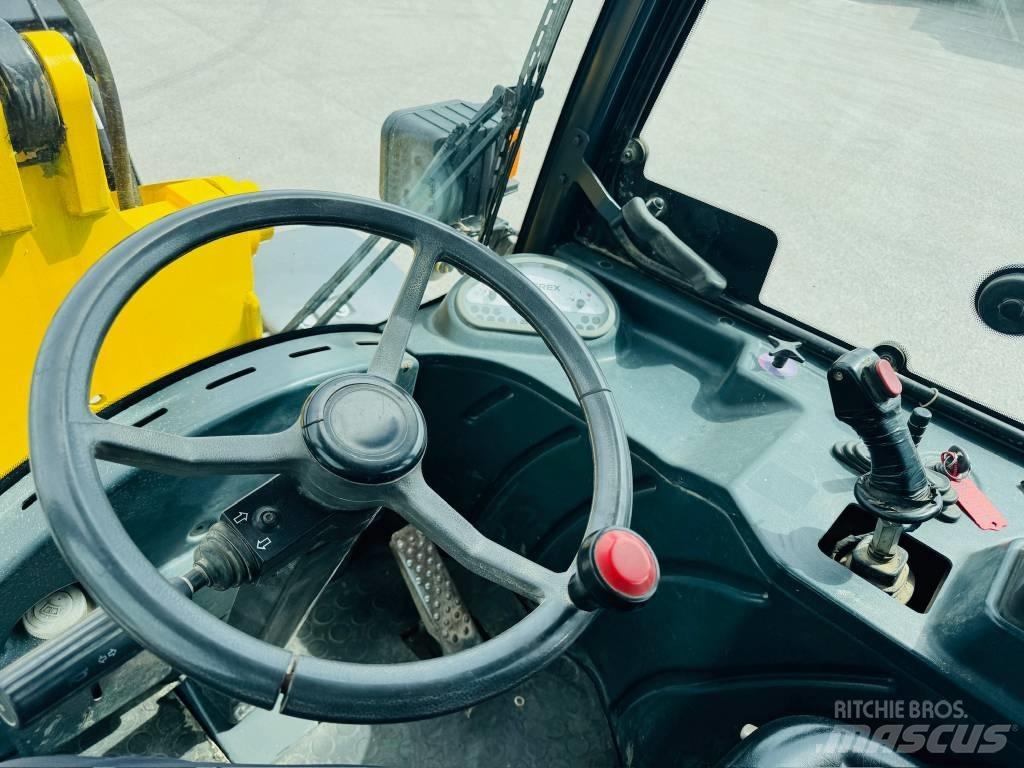 Terex 800L Колесни товарачи