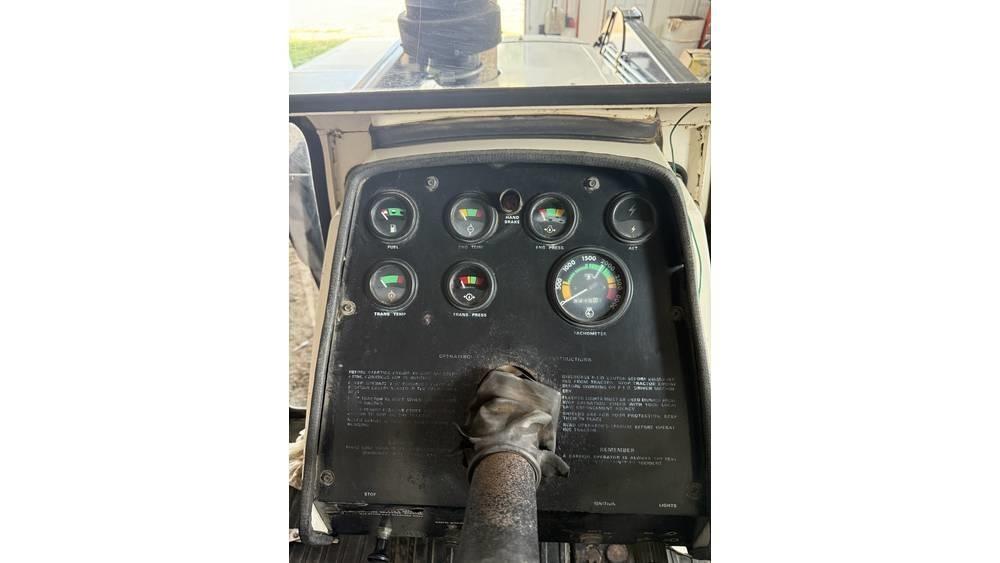 CASE 1070 Трактори