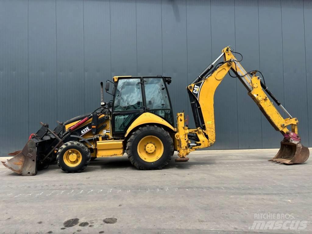 CAT 432E Товарач със заден ексватор