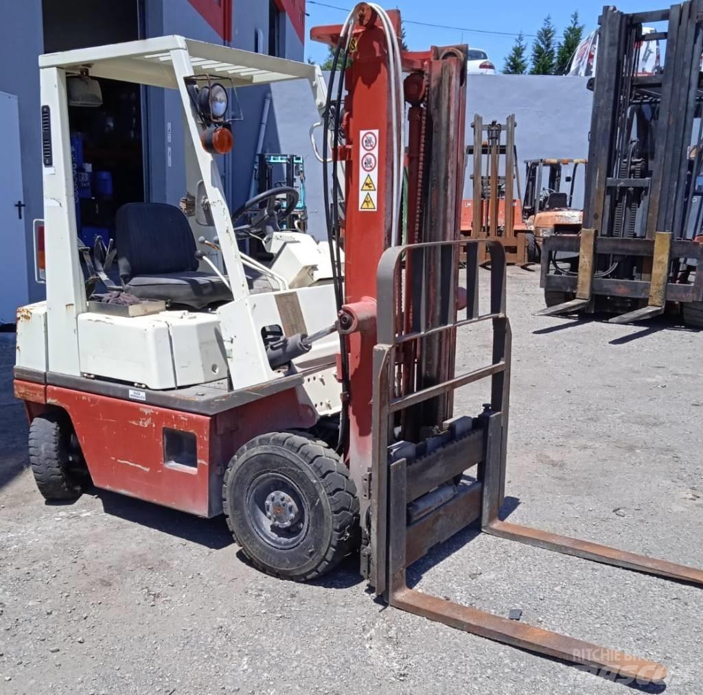 Nissan 02ZNH01A15 Камиони с АГУ