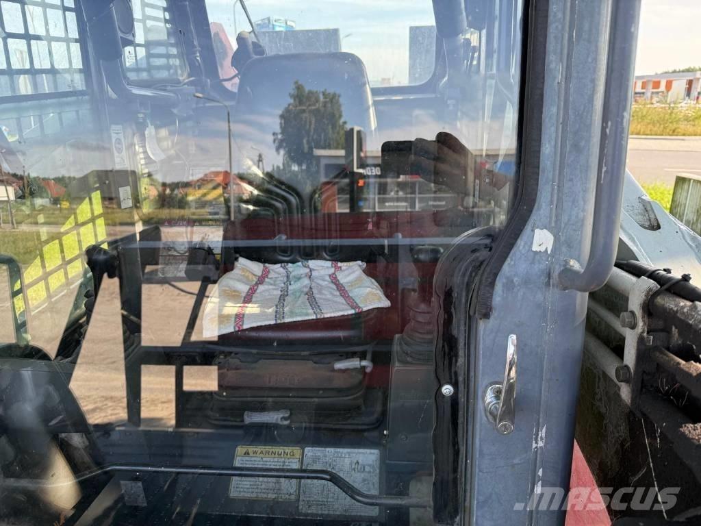 Takeuchi TL 250 Верижен товарач