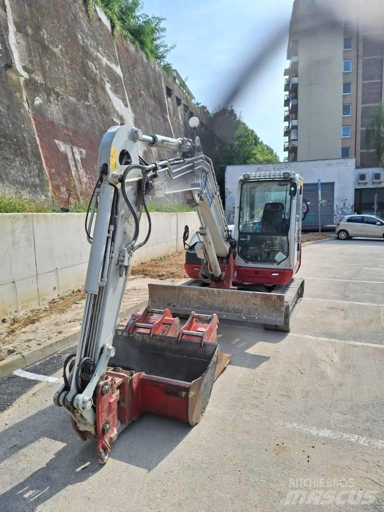 Takeuchi TB 370 Средни екскаватори 7т - 12т