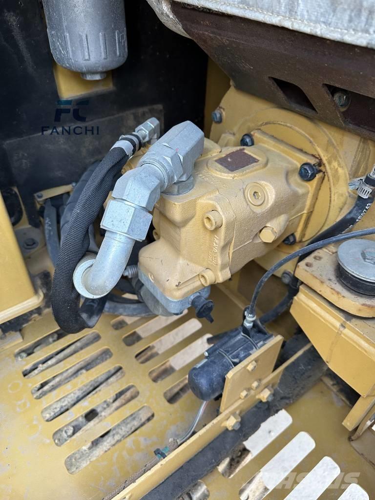 CAT 305.5 E2 Мини екскаватори < 7 т