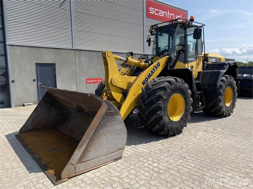 Komatsu WA320-7 Колесни товарачи