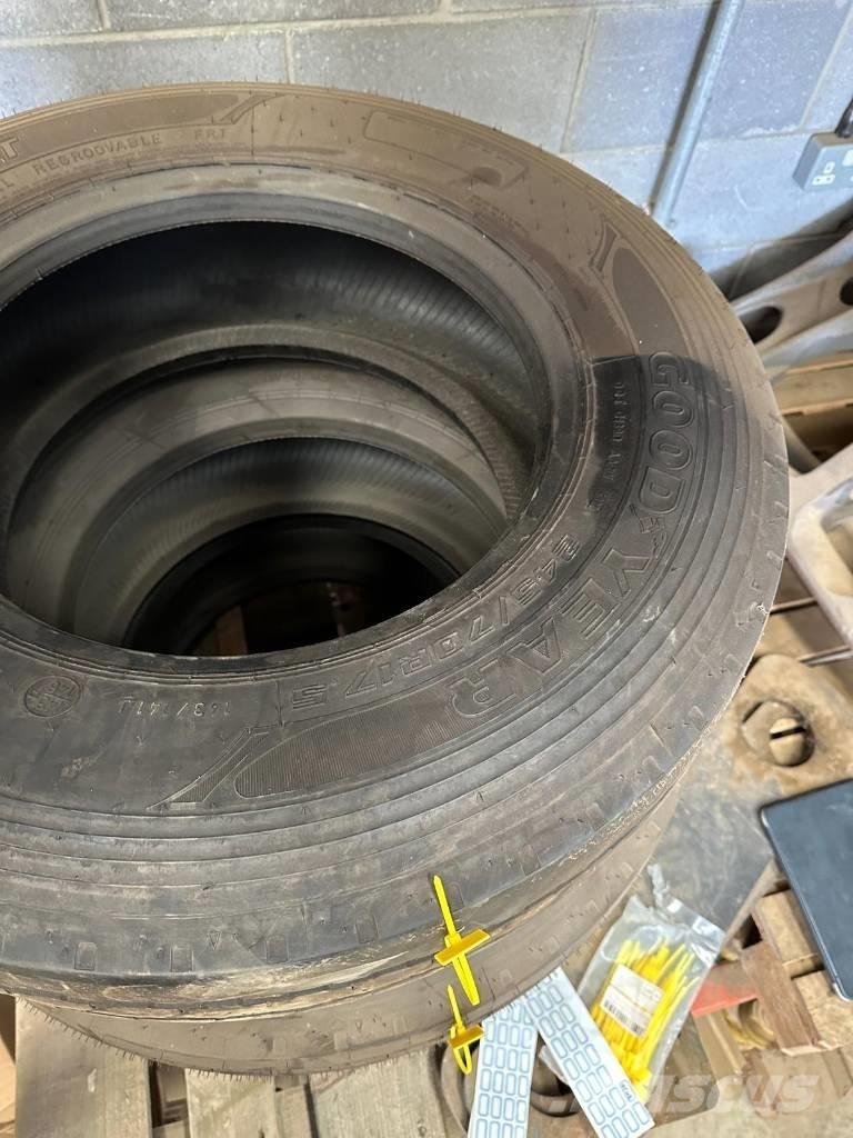 Goodyear 245/70R17 Гуми