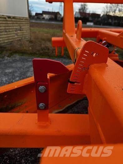 MS Grader 205 K Грейдери