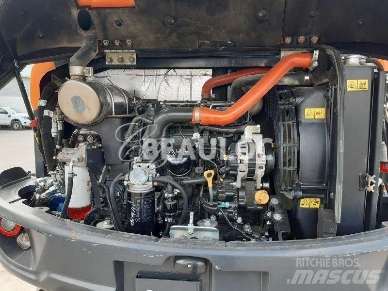 Doosan DX 57 W Колесни екскаватори