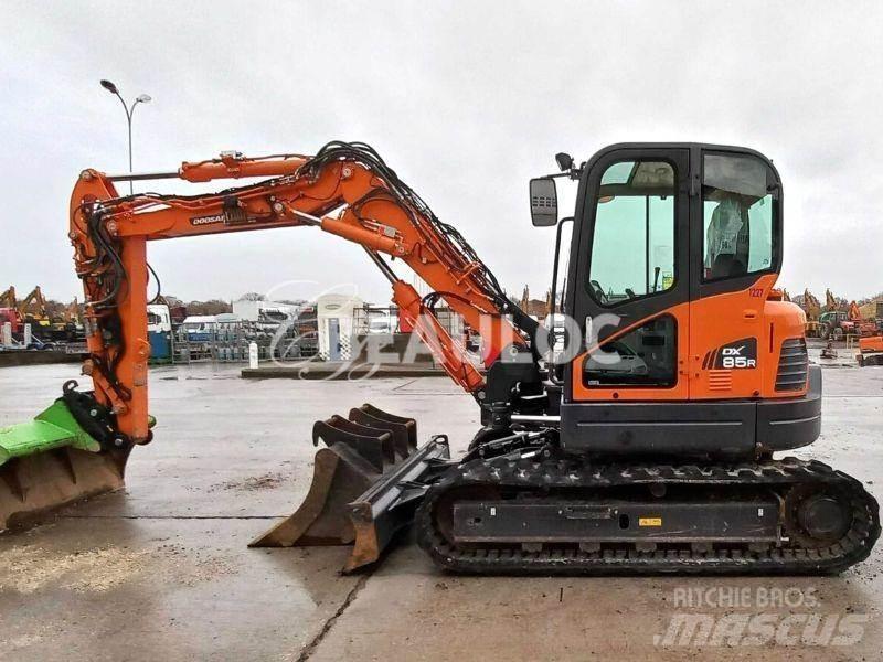 Doosan DX85R Верижен екскаватор