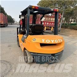 Toyota 62-7 FD N 30 Дизелови камиони