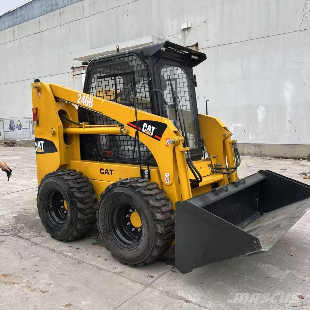CAT 246 B Мини товарачи