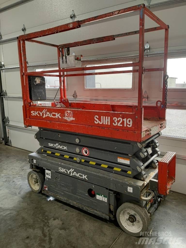 SkyJack SJ III 3219 Ножични работни платформи